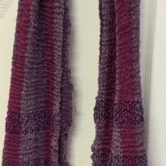 2/$11 Really nice scarf in pretty colors - Picture 5 of 5